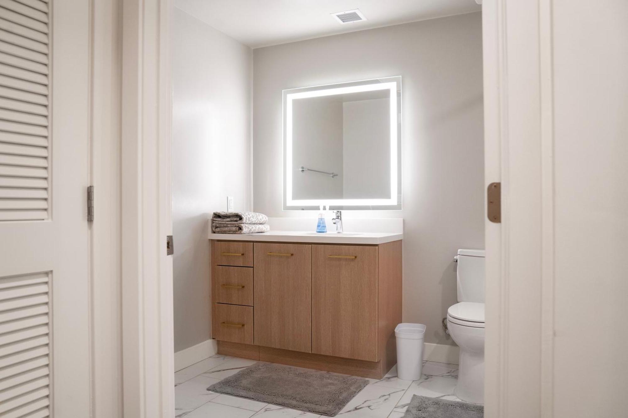 Apartment Ocean Breeze 2 Bed With Free Parking In Santa Monica