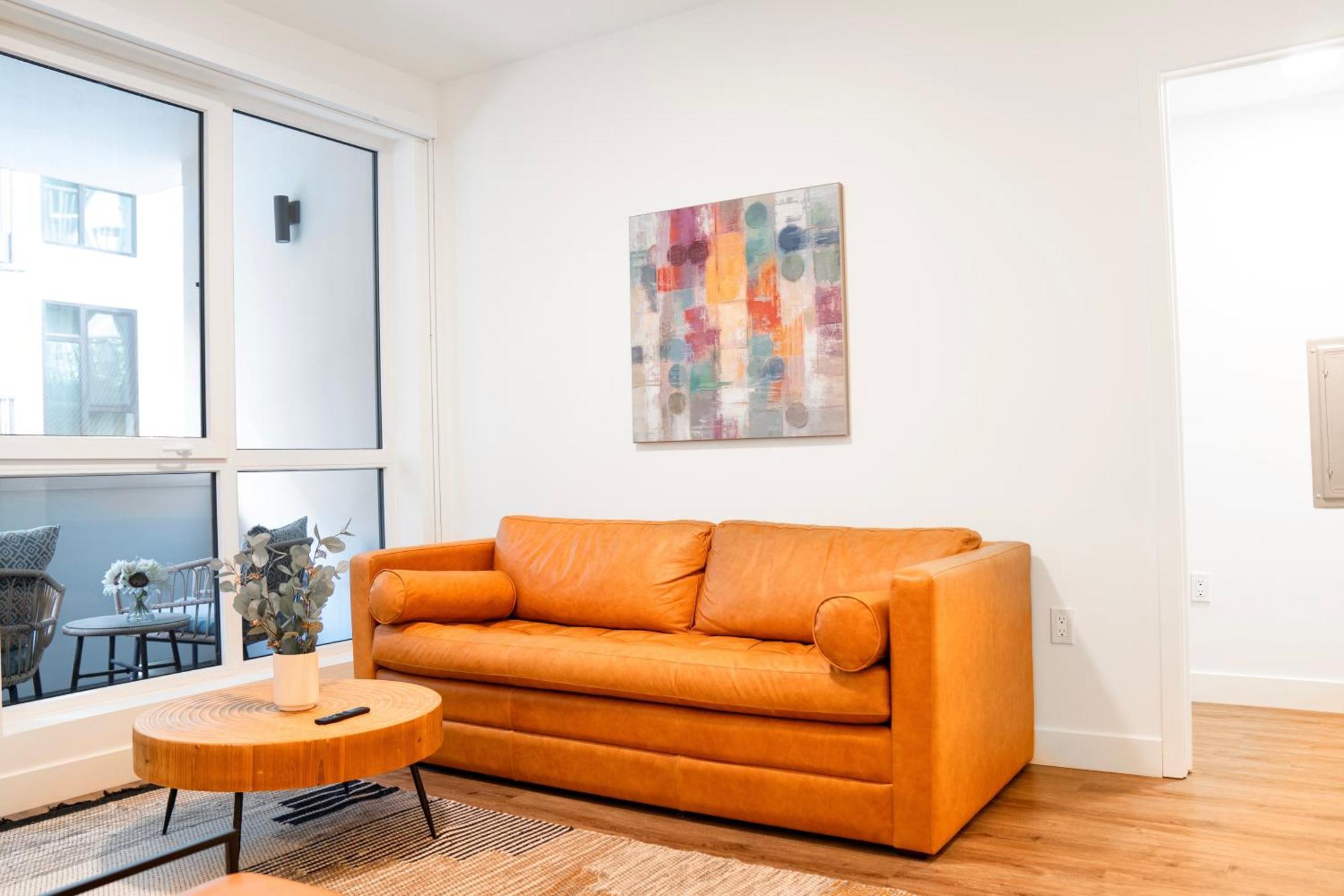 Ocean Breeze 2 Bed With Free Parking In Santa Monica Apartment *