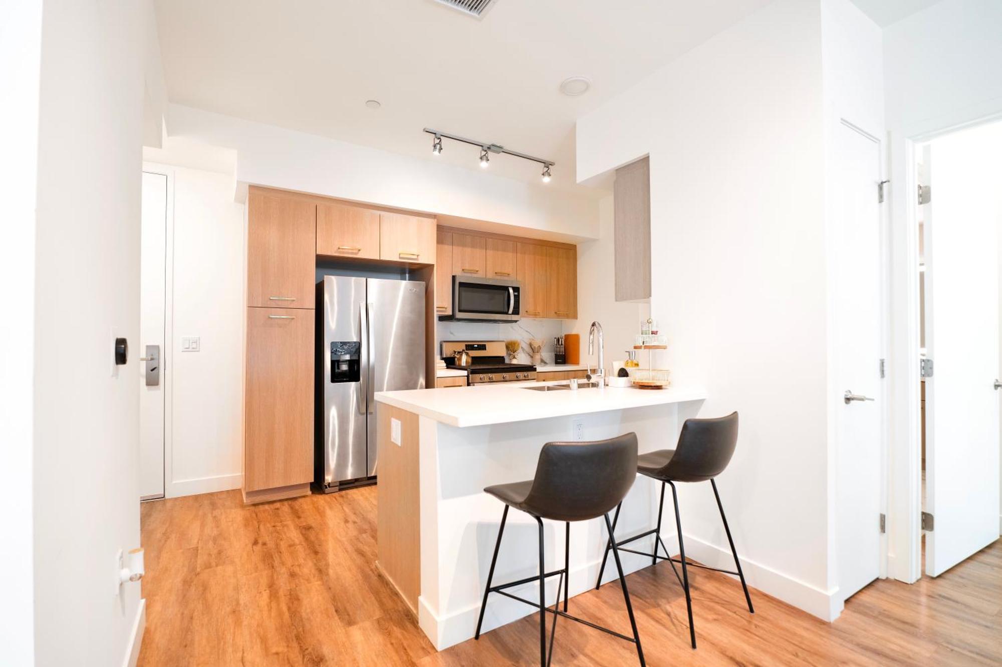 Apartment Ocean Breeze 2 Bed With Free Parking In Santa Monica *