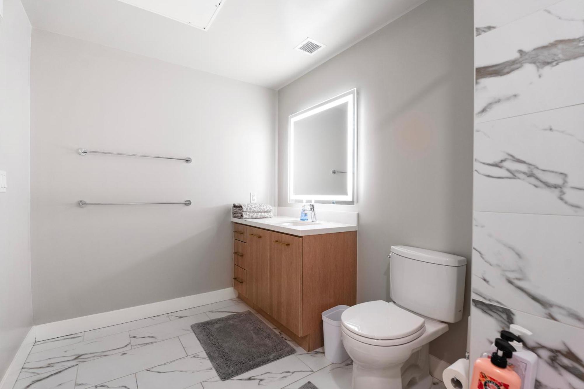 Apartment Ocean Breeze 2 Bed With Free Parking In Santa Monica
