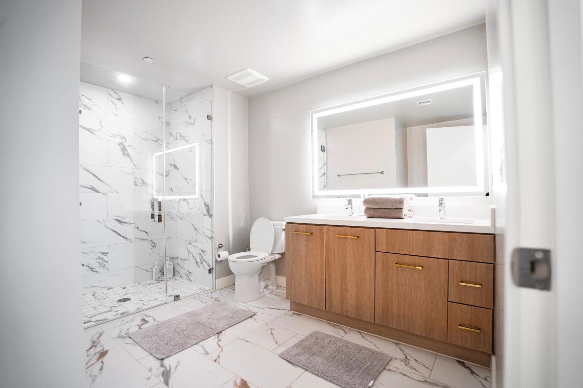 Ocean Breeze 2 Bed With Free Parking In Santa Monica Apartment